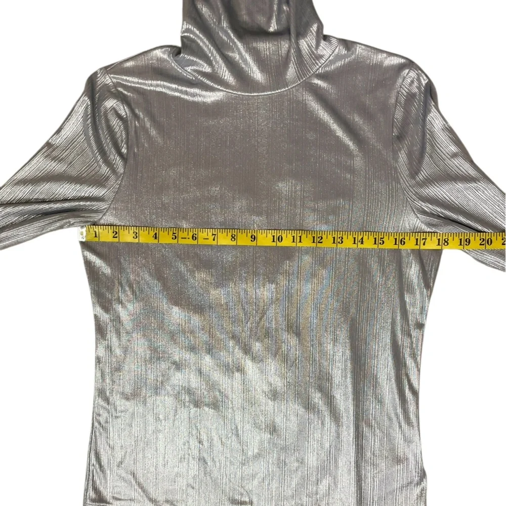 Kate Spade Metallic Silver Turtleneck Top (D-1)